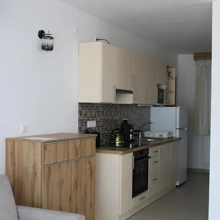 Mara Apartment Buk